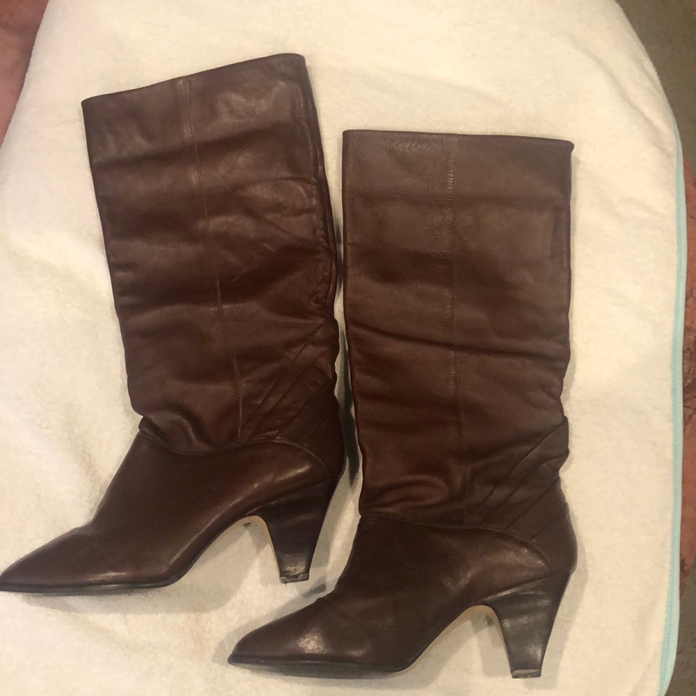 Ladies leather boots, size 7 1/2.